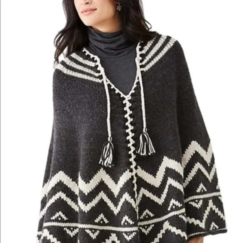 J. Jill Poncho Cape Chevron Wool Blend One Size Charcoal Gray Knit NWT